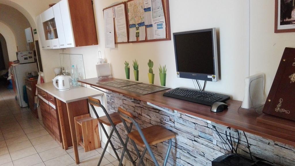 Hostel Aleje 28 Krakow Dış mekan fotoğraf